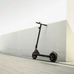 trottinette électrique à l'arret